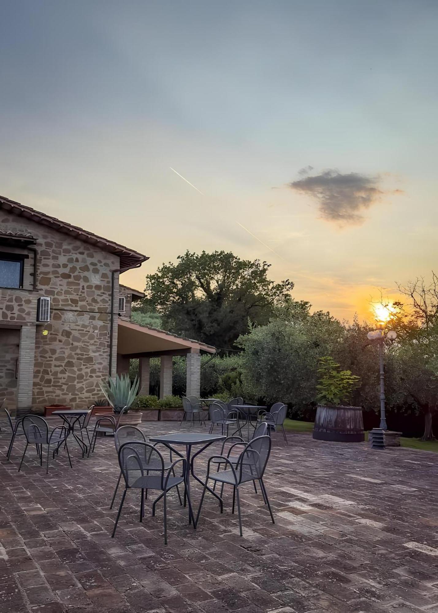Santa Maria Degli Ancillotti Petrignano Exterior foto