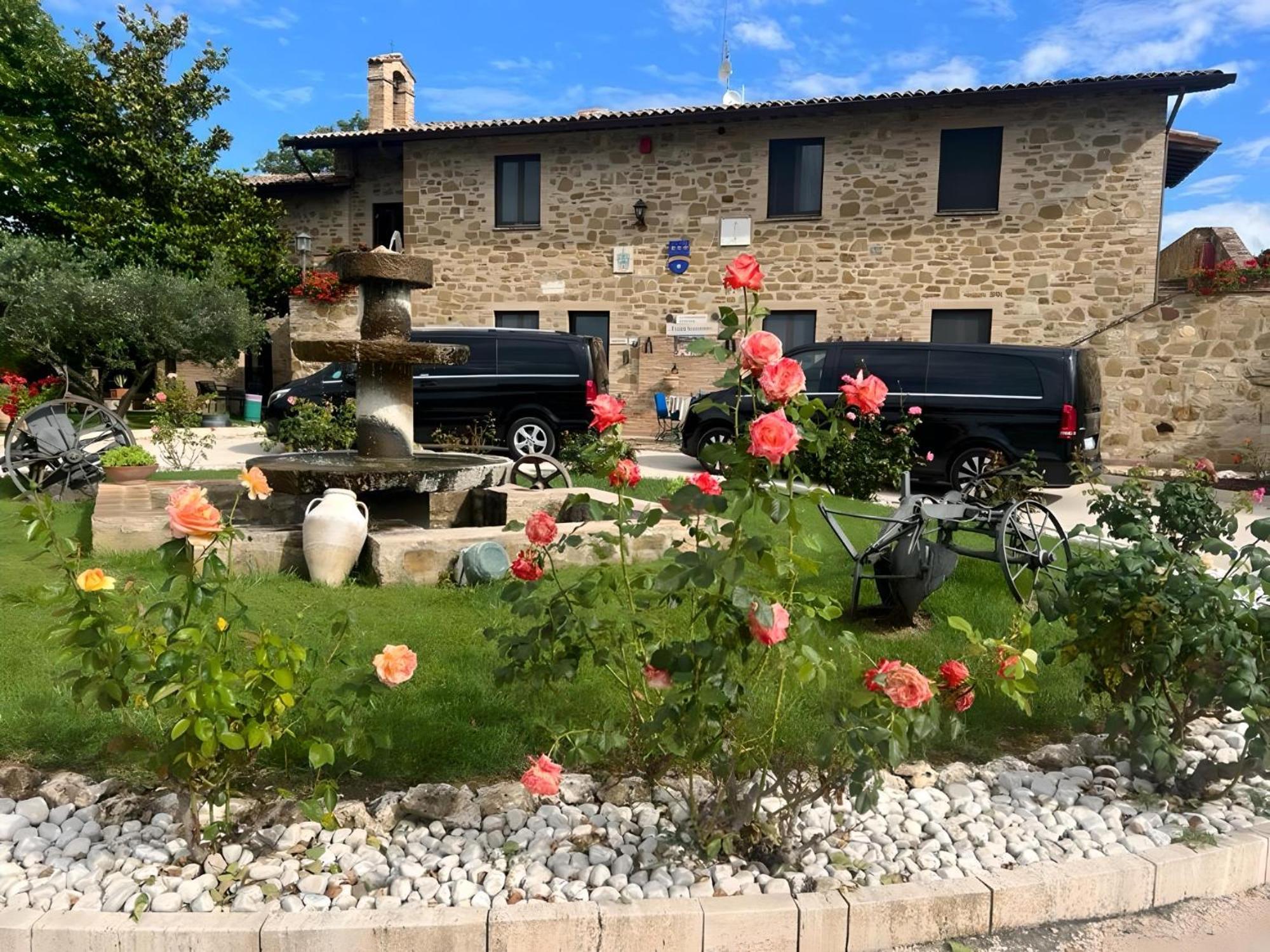 Santa Maria Degli Ancillotti Petrignano Exterior foto